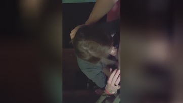 18 esztendős fiatal lány cumizza a kékerest Thumb
