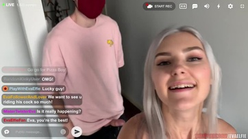 A mázlis pizzafutár srác a széttépett nacijában live-ban dugta meg a vadító szöszke tini lányt Thumb