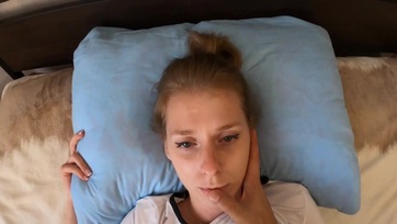 Megkóstoltam a mostohahúgocskám pinácskáját és keményen meg is kettyintettem Thumb