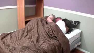 Fiatal fekete fiatal lány és a nevelő apuja Thumb
