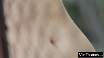 Tini bige kinyalja a barátnőjét Thumb