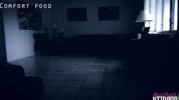 Csábos nagycsöcsű anya arról álmodozik hogy a nevelt kölykével hál Thumb
