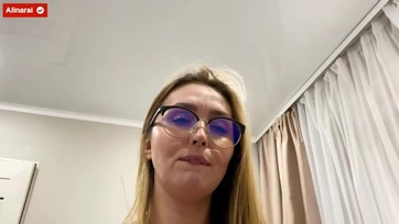 MILF mostohaanyuci nyakon csípte a kölykét zsebhoki közben aztán ráült a szerszámára Thumb