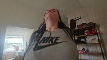 Csorgadozott a nagycicis szajhám csodaszép muffocskájából a nemzőnedvem miután teletüzeltem Thumb